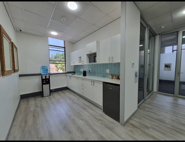 57M² OFFICE TO LET IN SANDTON CENTRAL